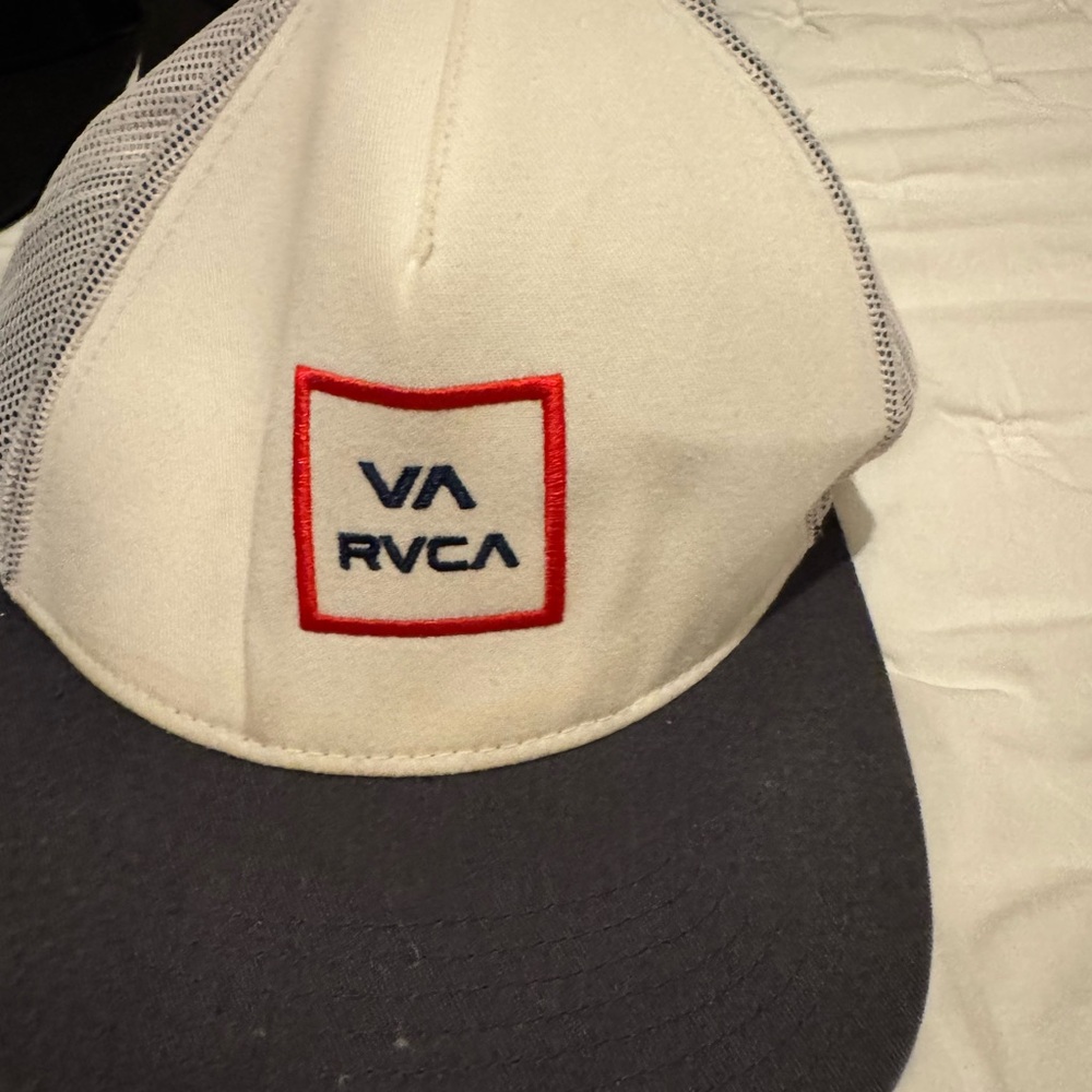 RVCA Hat Bundle - Picture 4 of 7